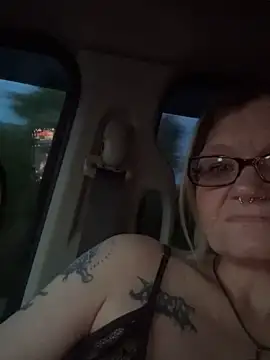 lindzybella online show from May 15, 10:56 pm