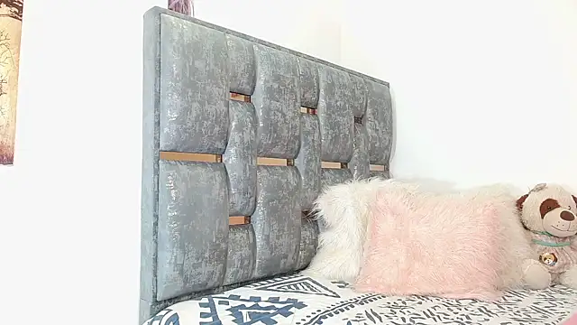 titania1502 online show from January 6, 11:30 pm