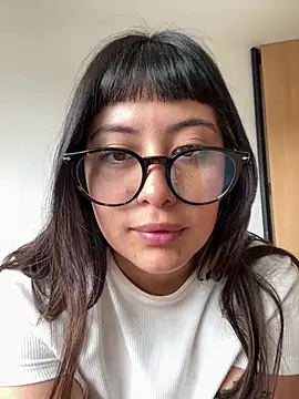 justmariee online show from May 12, 3:52 pm