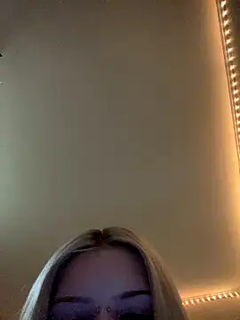 kris tinika online show from December 19, 7:44 am