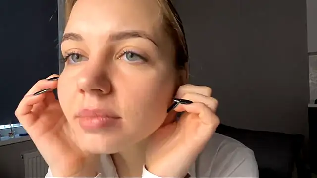 AliceQueenGirl online show from January 14, 12:21 pm