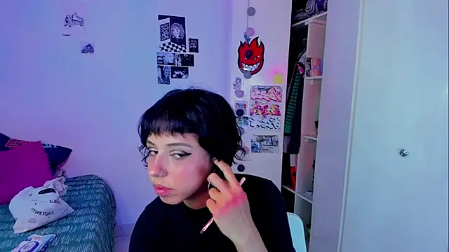 harakitty  online show from March 27, 7:25 pm