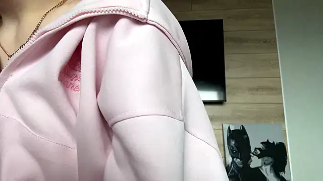 lisa montana online show from April 7, 8:27 am