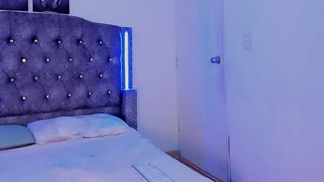 Mia Cavalli online show from December 22, 7:06 pm