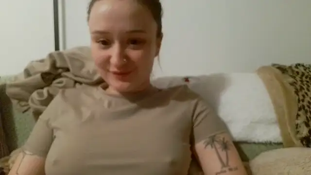 LilyLuck  online show from February 23, 6:40 pm