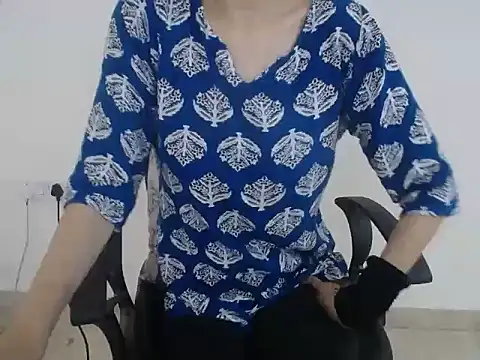 Farhana beautyfull online show from March 10, 5:00 am