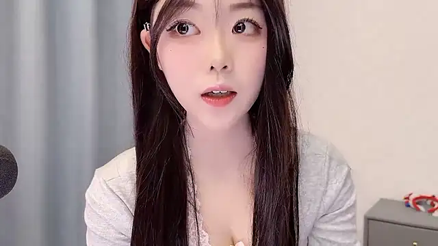 smalldaisy online show from March 23, 2:40 am