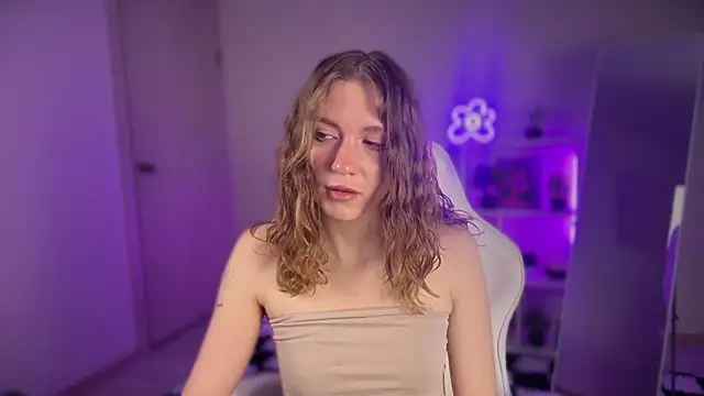 KellySunn online show from April 15, 9:21 am