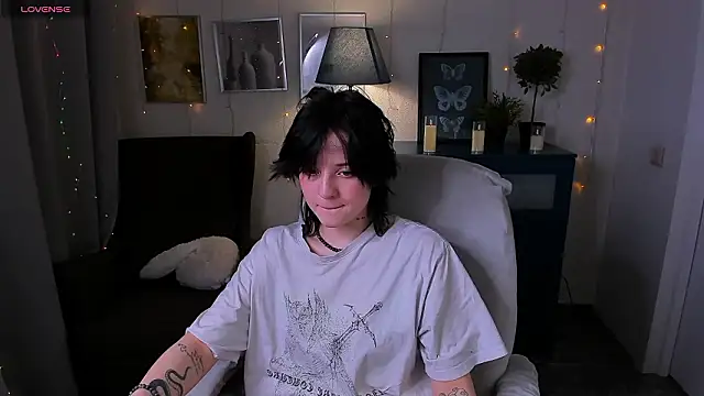 SarahShelby online show from March 11, 3:25 pm