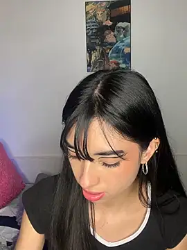 junorise23 online show from March 31, 5:51 am