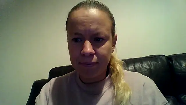 jennyblondeuk online show from January 12, 4:45 pm