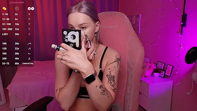 Leslie Caronn online show from March 23, 7:36 am