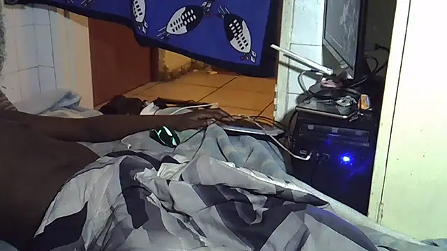 goldenstrips295 online show from March 15, 9:50 pm