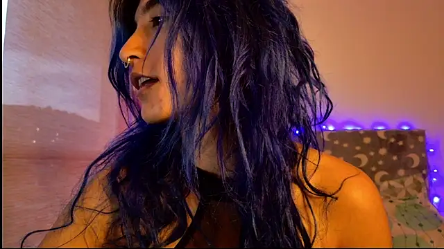 LunaisBack online show from March 3, 11:11 pm