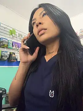 Sarah Hinata online show from January 9, 4:33 pm