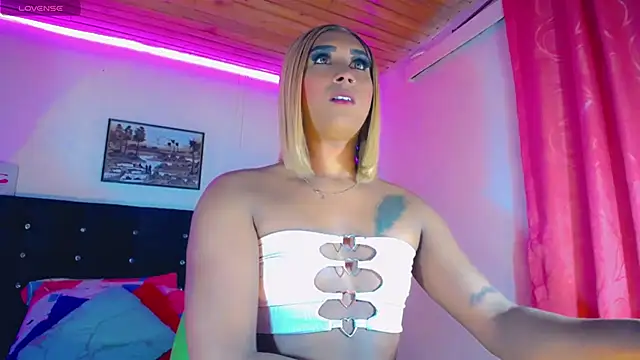 AlondraGill 11 online show from April 18, 5:21 am