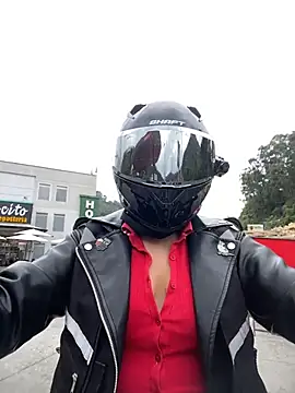 Scarlet auraa online show from March 18, 9:09 pm