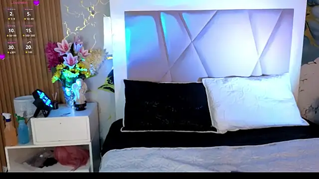 Sienna Desiree online show from April 14, 3:45 pm