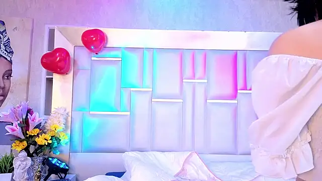 Sienna Desiree online show from February 18, 1:21 pm