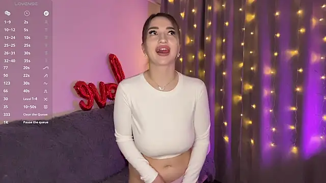  ViviV  online show from February 21, 5:35 pm