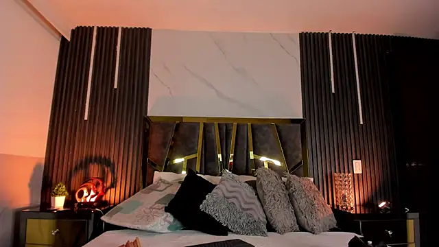 Chloe Connor online show from April 2, 3:37 am