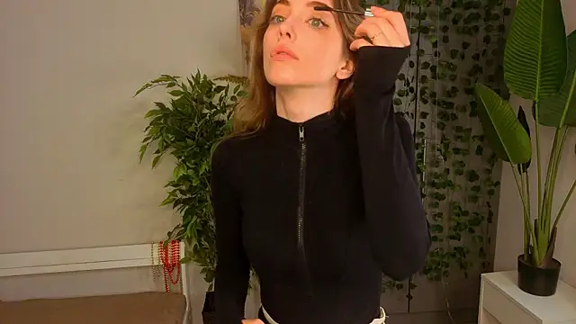 BrianneMallory online show from February 8, 6:06 am