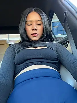 AnahiSkye online show from April 8, 10:01 pm