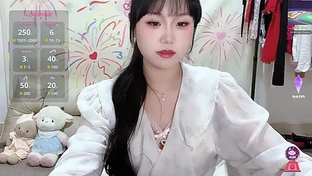 xiaoguai99 online show from April 18, 1:24 pm