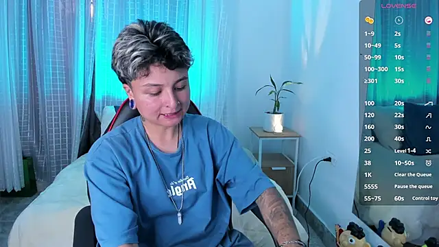 Zury Ramirez online show from April 11, 10:35 pm