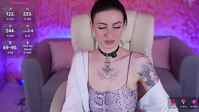 AlexaFleur online show from April 9, 7:19 pm