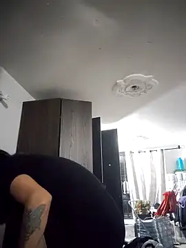 laperracobarde online show from April 27, 2:41 am