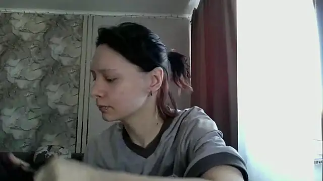 LxayBloom online show from February 13, 8:38 am