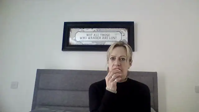 Milfshake227 online show from March 30, 5:34 pm