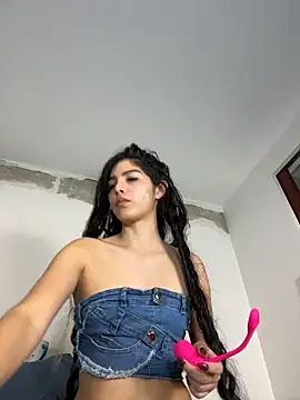 dani bela online show from April 18, 11:37 pm