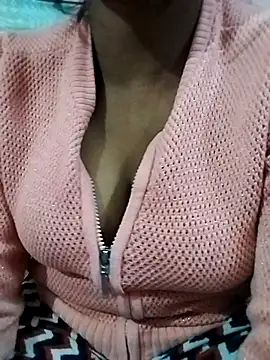 Lovely-Julie online show from January 8, 5:28 pm