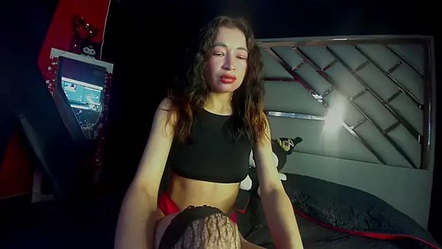 Clarita Hill online show from March 9, 7:39 pm