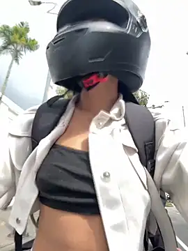 TaylorrHill online show from February 5, 7:28 pm