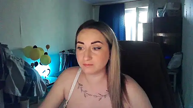 FoxyAnn12 online show from June 22, 1:41 pm