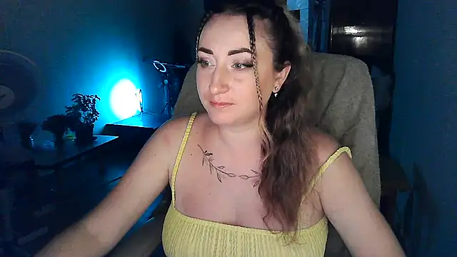 FoxyAnn12 online show from August 6, 5:31 pm