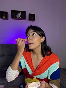 Iam Lyan  online show from March 18, 5:40 pm