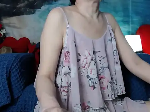 LovelyJess4U online show from July 13, 11:55 am