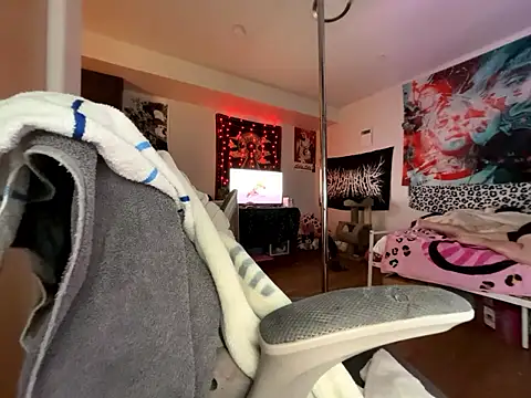 elohwelll online show from January 18, 1:40 pm