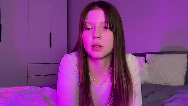 karalinhks online show from March 1, 8:30 pm