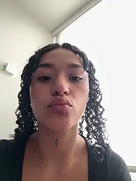 crystal dlun online show from March 31, 8:53 pm