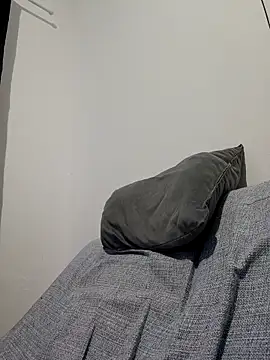 ofjuliaa online show from April 14, 3:28 am