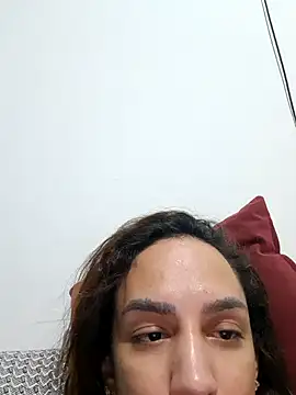 ofjuliaa online show from April 13, 12:01 am