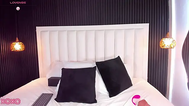 PandoraMiller online show from February 5, 5:49 pm