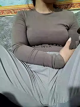 -LunaLust online show from January 13, 6:30 am