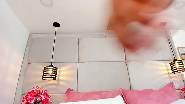 IvonneOwen online show from April 2, 3:48 am