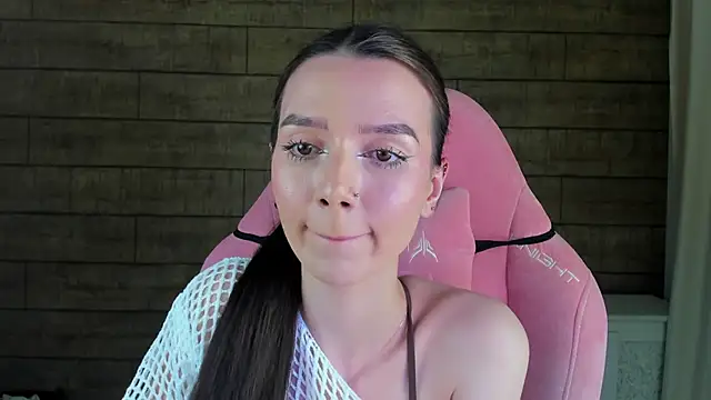 VanessaVienne online show from April 4, 4:50 pm